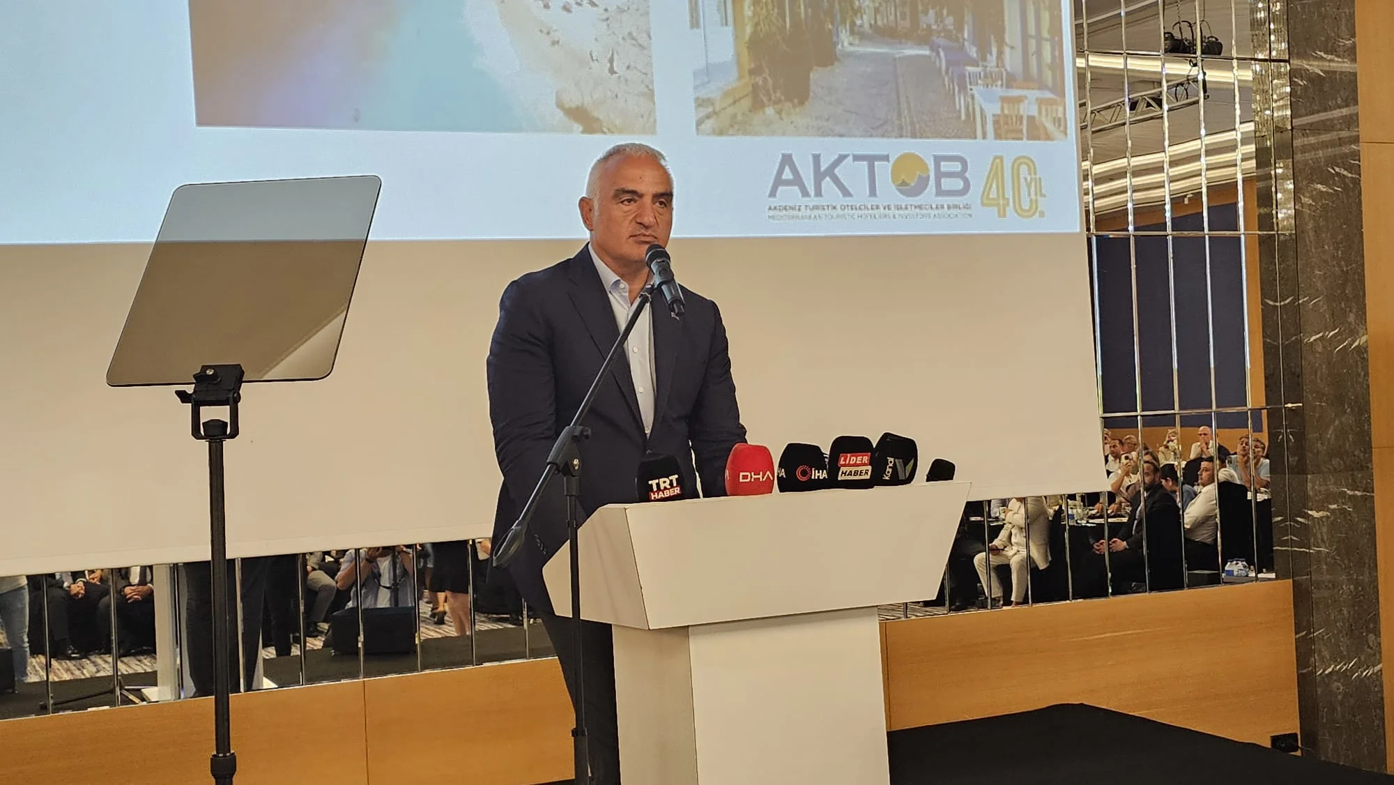 Bakan Ersoy: “Turist sayısı ve gelirimiz arttı ama bunu yeterli bulmuyoruz”