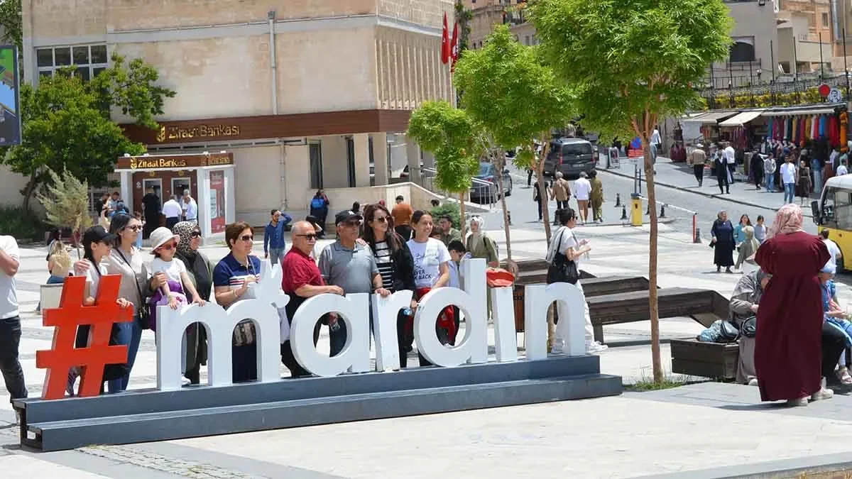 Mardin’de oteller doldu, turistler çevre illere yönlendirildi