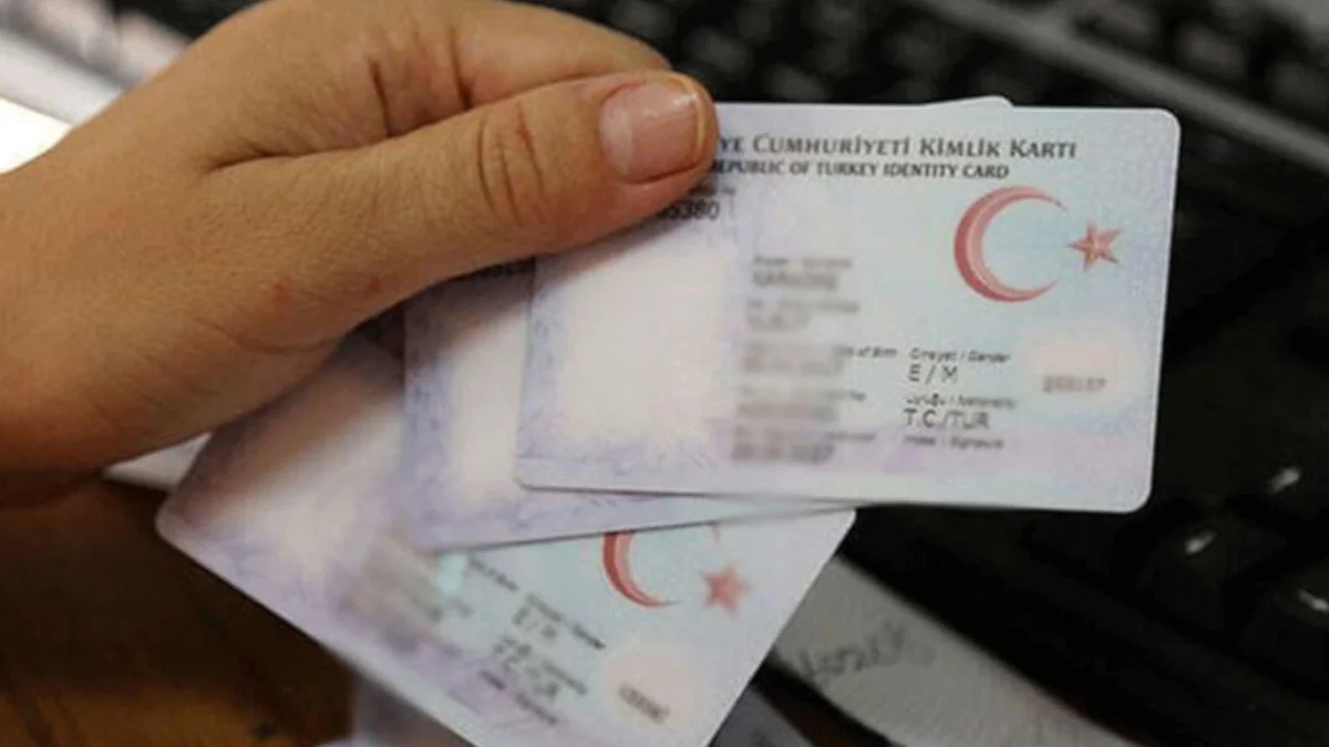 Sahte ekspertizle 687 kişinin vatandaşlık almalarını sağlamışlar: Operasyonda bir otele de el konuldu