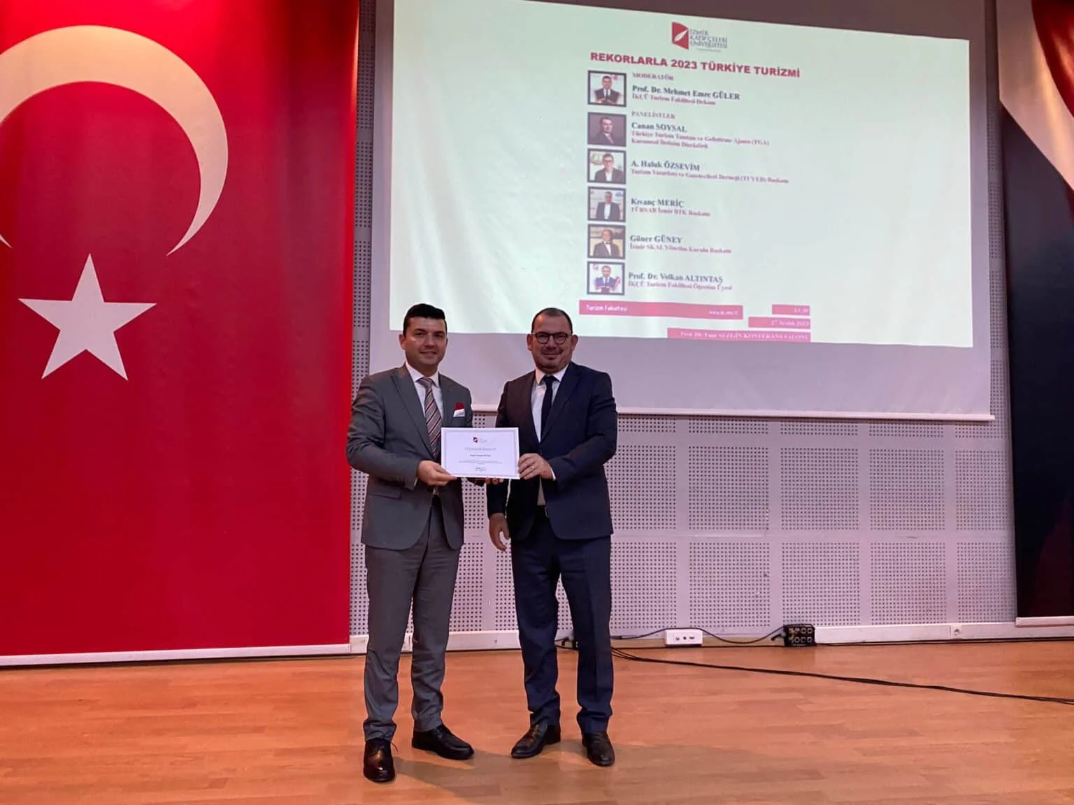İKÇÜ Turizm Fakültesi’nden “Turizm Paneli”