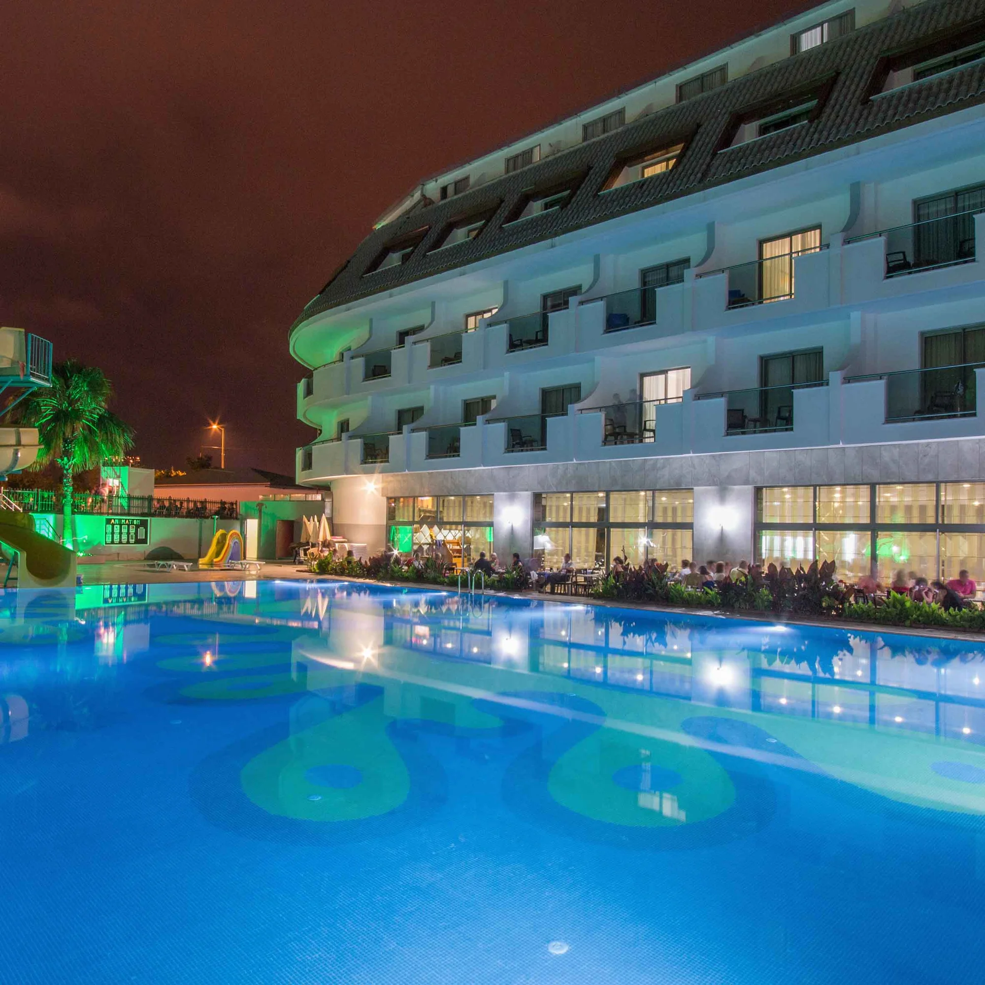 Dedeman, 11 yıl sonra döndüğü Antalya’da ikinci otelini açtı