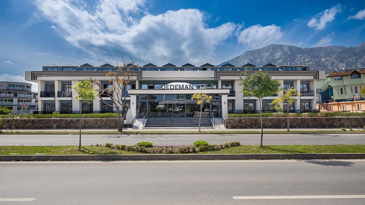Dedeman, 11 yıl sonra döndüğü Antalya’da ikinci otelini açtı
