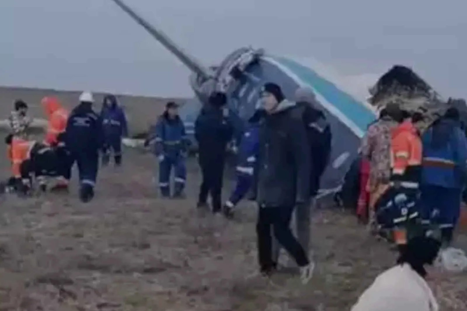 SON DAKİKA: Kazakistan'da 72 yolcusu bulunan uçak düştü, sağ kurtulanlar var