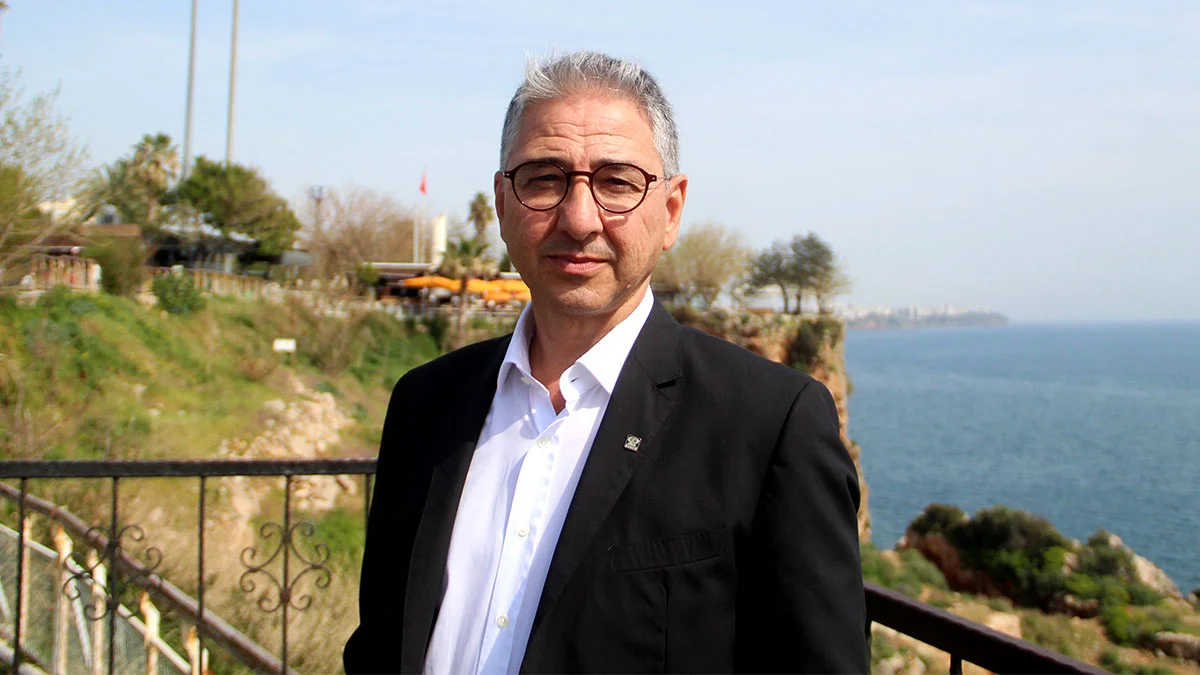 Hakan Saatçioğlu: “Havalimanında yaşananlar turizmciyi zor durumda bırakıyor”