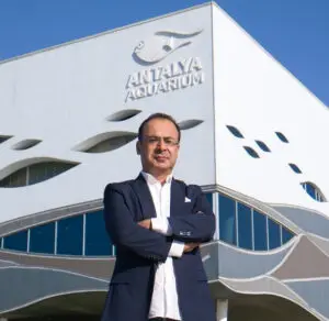 Antalya Aquarium, Antalya’yı yazın ortasında kar destinasyonu haline getirdi