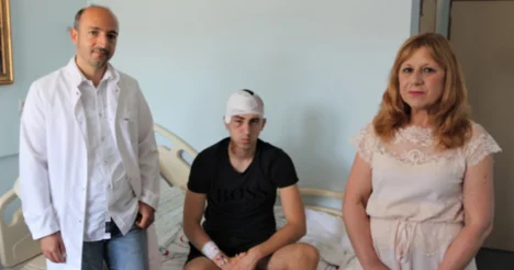 Türkiye tatilinde beyin kanaması geçiren turist, Türk doktorlar ile hayata tutundu