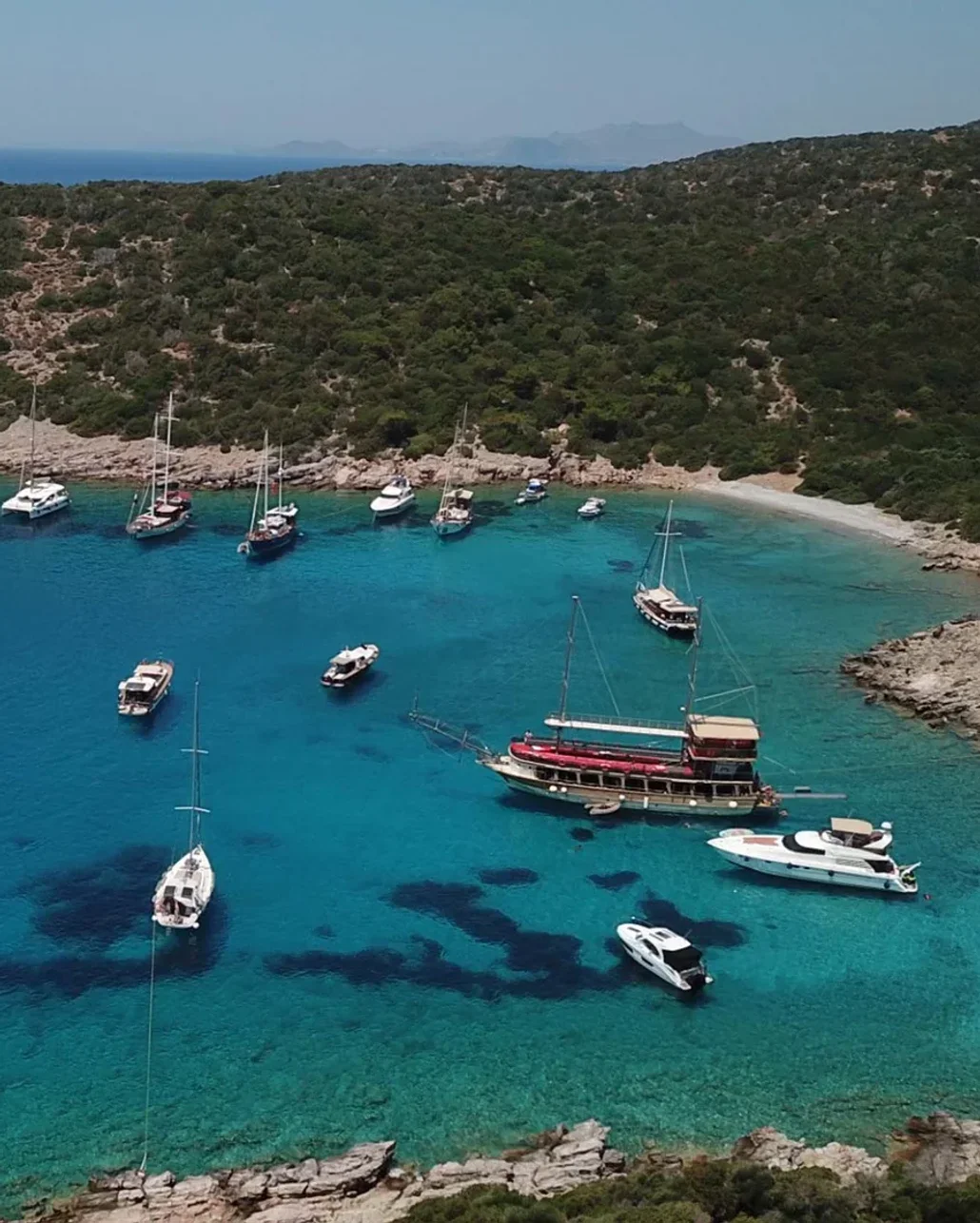 Bodrum’da lüks teknelere turist ilgisi büyük: Haftalık kiralar 7 bin avrodan başlıyor