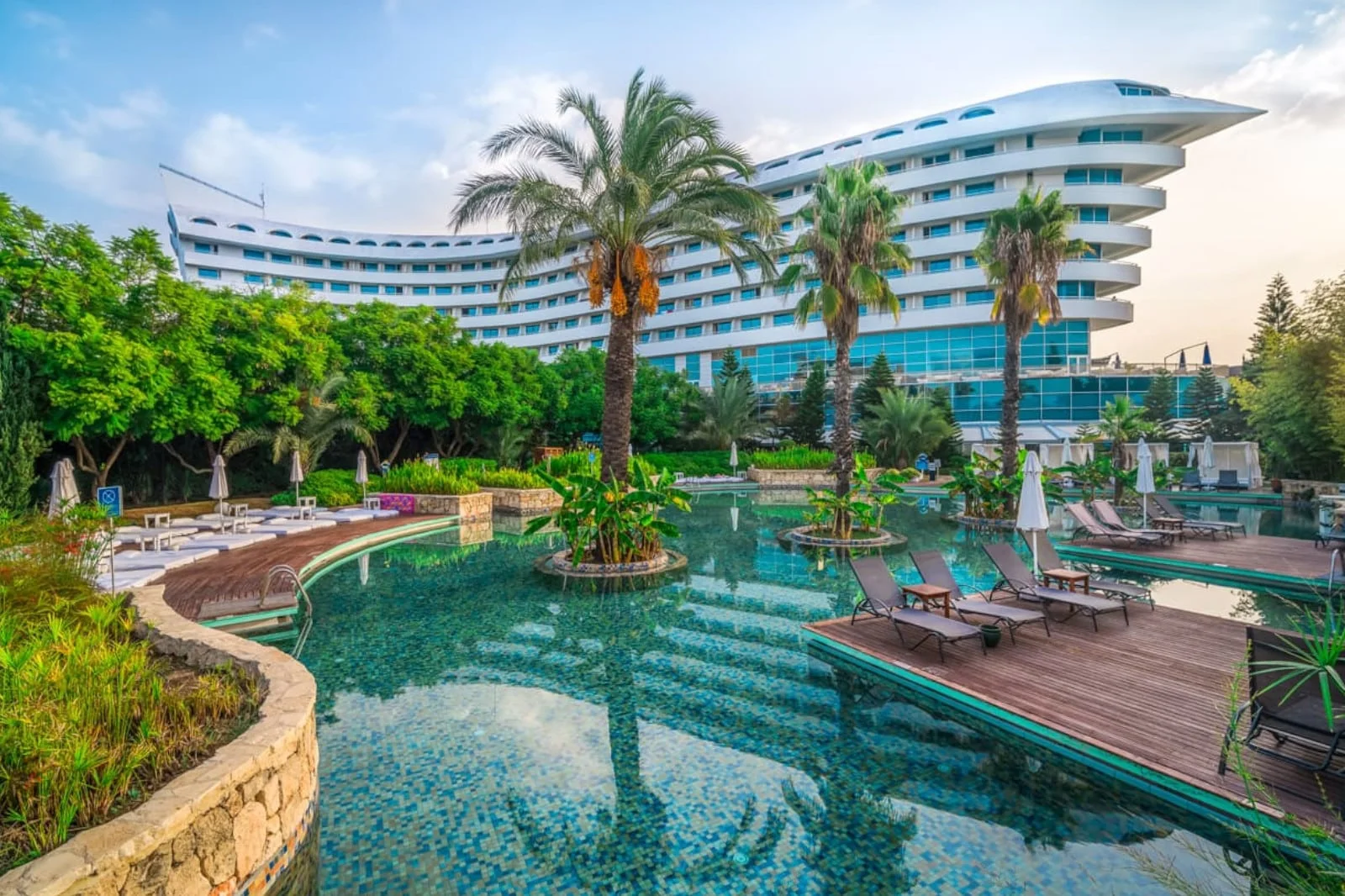 Antalya’daki Concorde De Luxe Resort’e iki önemli ödül