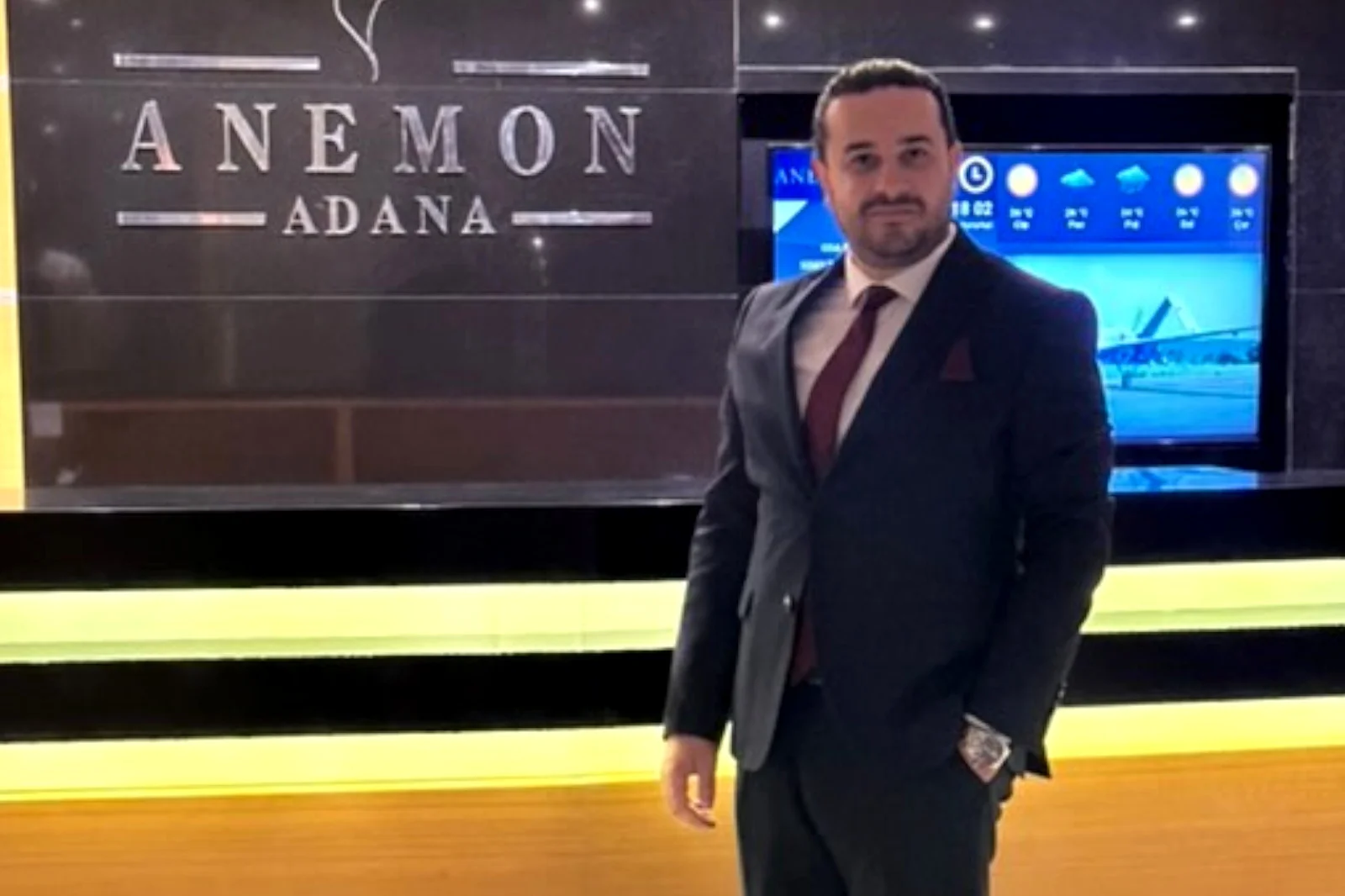 Resepsiyonist olarak girdiği otel grubunun bölge müdürü oldu