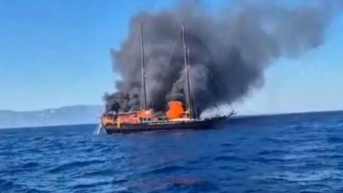 Bodrum'da Polonyalı turistlerin bulunduğu tekne küle döndü: 13 kişi kurtarıldı   