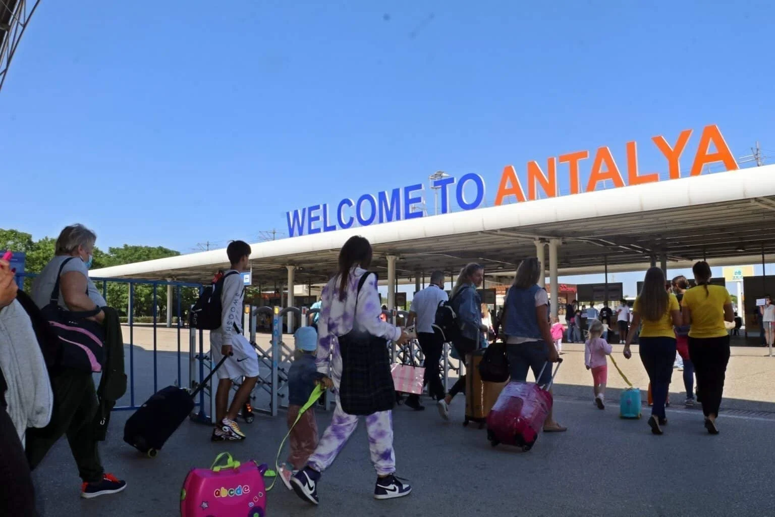 Antalya'ya, hava yoluyla 9 milyon turist geldi