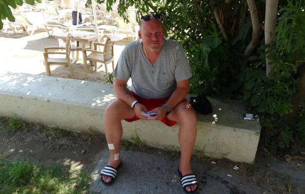 Antalya’da ayağına 6 dikiş atılan Alman turist 28 bin TL’lik faturaya isyan etti