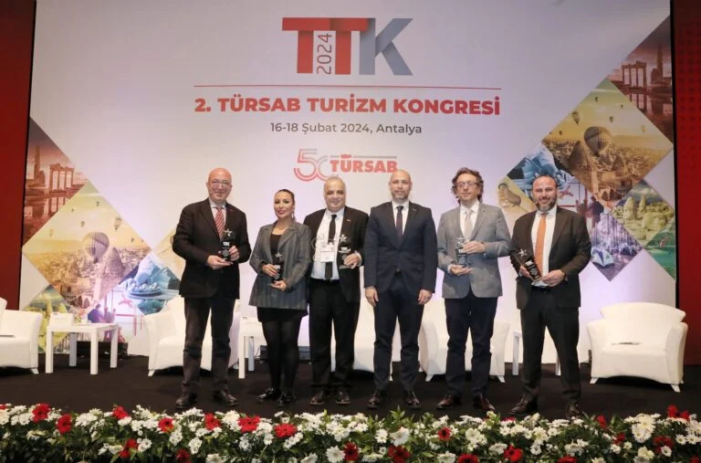 TÜRSAB Turizm Kongresi’de turizmin dünü, bugünü ve yarını konuşuldu