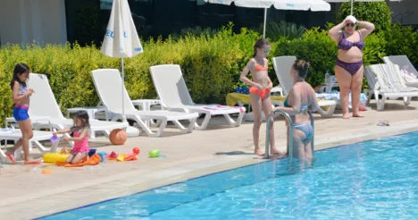 2011 yılı öncesi yapılan otellerin havuzları yönetmeliğe uygun değil