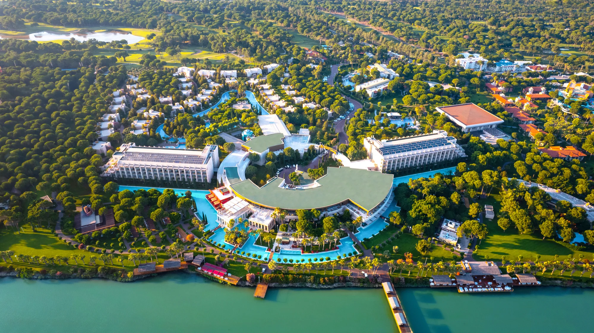 Gloria Serenity Resort Türkiye’nin En İyi Golf Oteli seçildi