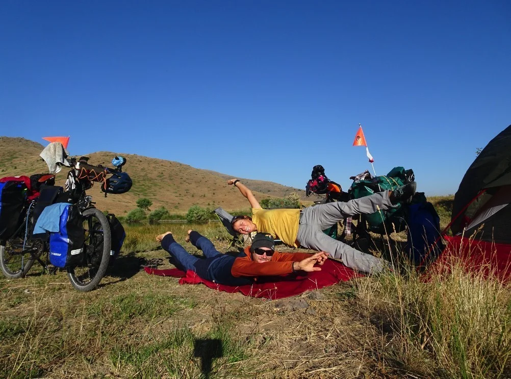 Bisikletleri ile Fransa’dan Erzincan’a gelen turist çift 6 bin kilometre pedal çevirdi