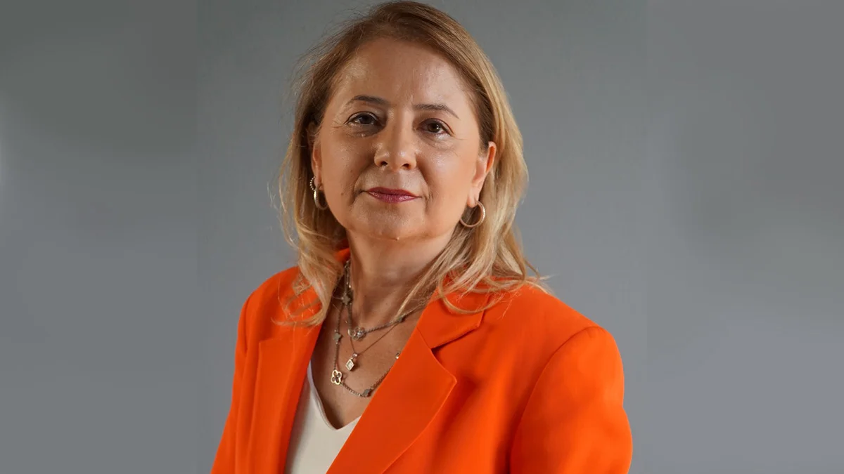 Aylin Özsavaş: “Turizmcilere yeşil pasaport verilmeli”