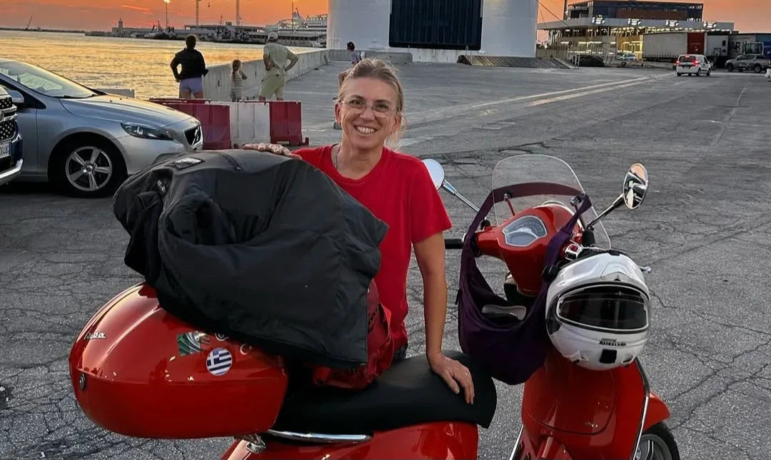 Prof. Dr. Lale Dilbaş, 60. yaşını Vespa motosikleti ile 60 günde 11 ülke gezerek kutladı
