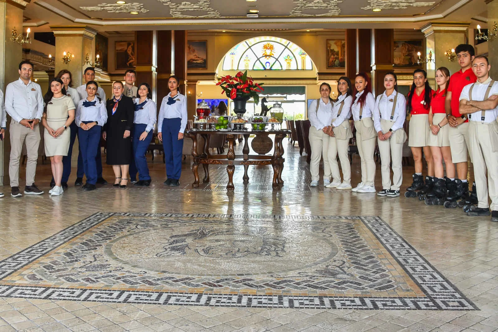 Venezia Palace Deluxe, yeni kadrosu ile 2024 sezonunu açtı