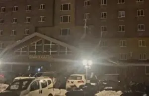 Otel müşterileri ölümden çarşaflarla kurtulmaya çalıştı