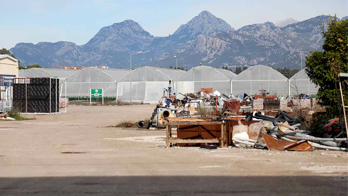Antalya’nın Hollywood’a rakip film stüdyoları tarım ve depo alanı oldu