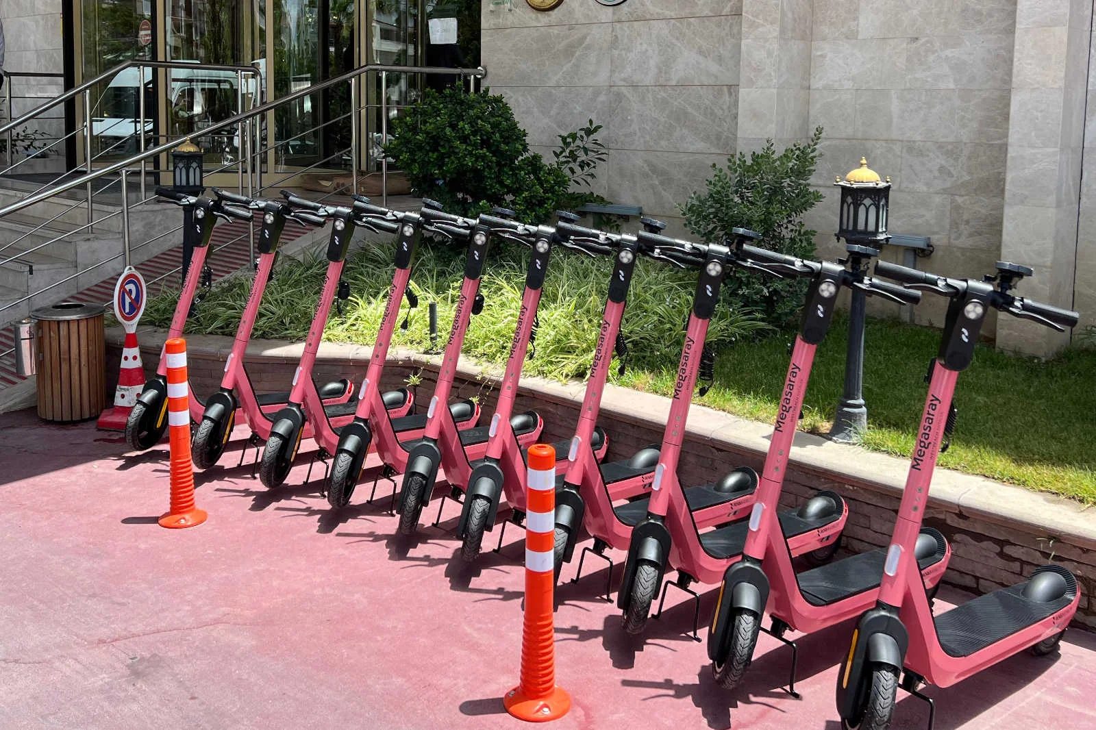 Megasaray Otelleri, elektrikli scooter hizmeti sunmaya başladı
