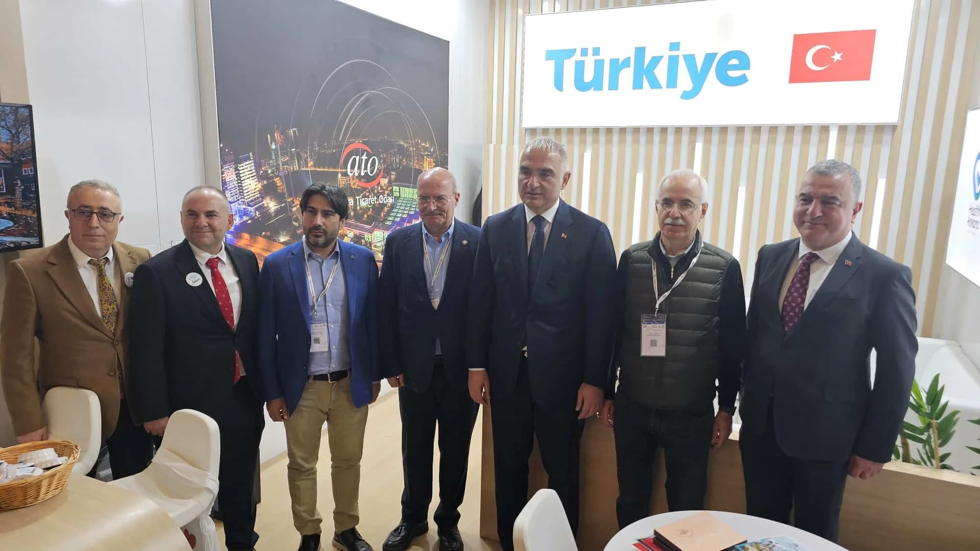 Turizm Bakanı Ersoy ITB Berlin’de turizmcilerin yalnız bırakmadı