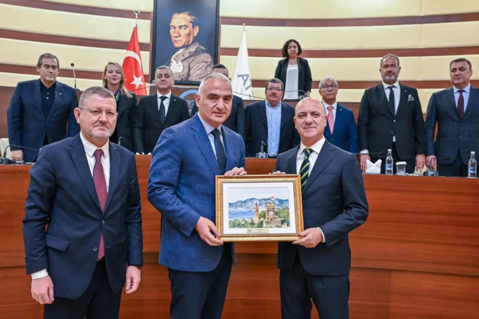 Turizmi kaybedersek Antalya’yı kaybederiz!