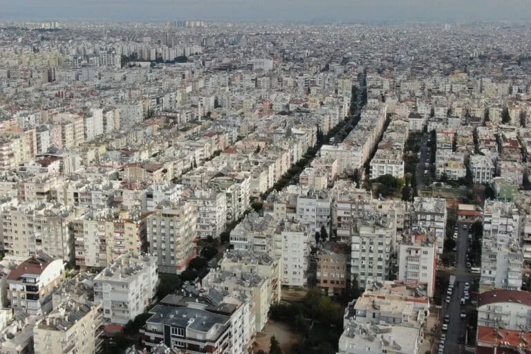 Antalya’da ev kiralarının ardından dükkan kiraları da düşmeye başladı