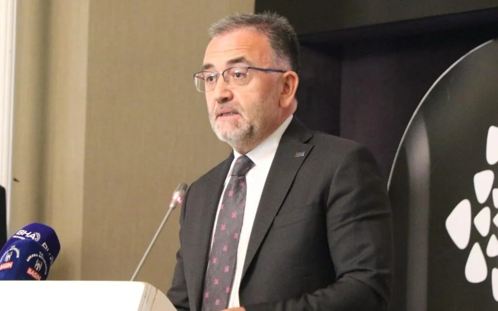 Belediye meclislerinde turizm yöneticilerine yer verin!
