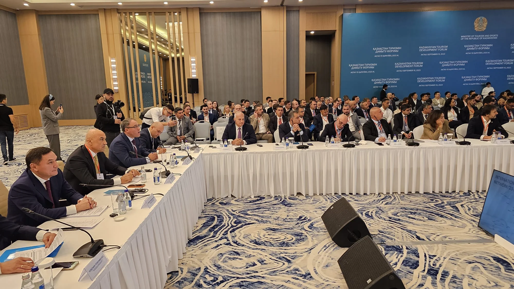 Fettah Tamince ve Neşet Koçkar, Kazakistan’da turizm deneyimlerini paylaştı