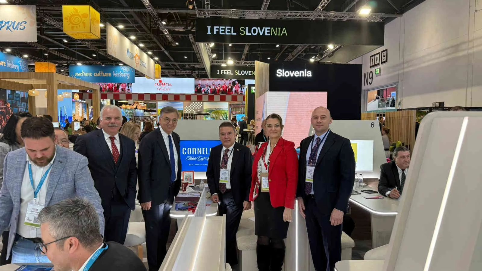 Antalya Büyükşehir Belediyesi, WTM Londra’da turizmcileri yalnız bırakmadı