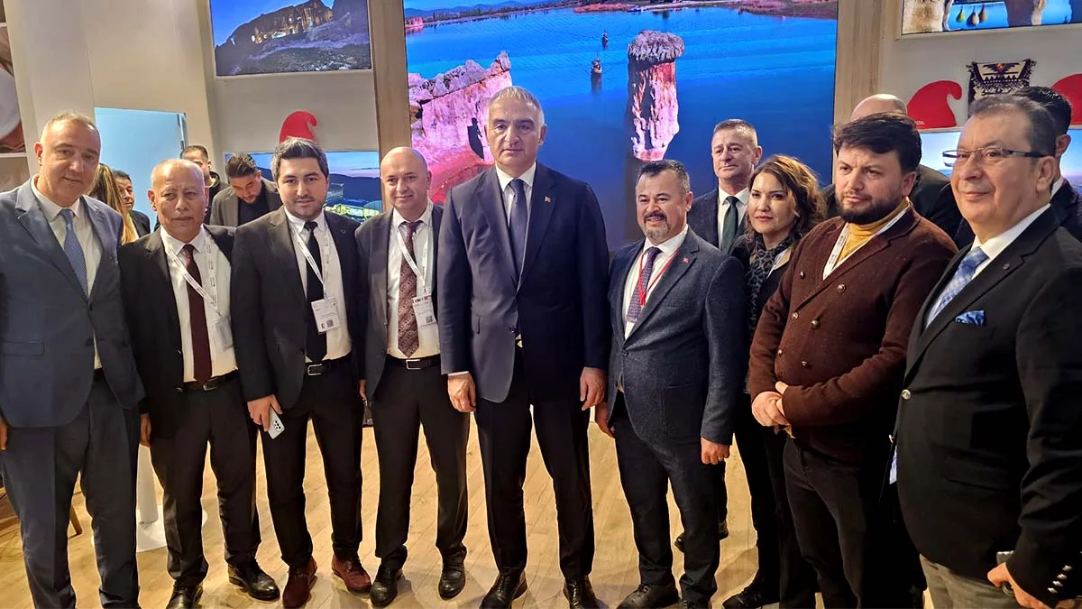 Turizm Bakanı Ersoy ITB Berlin’de turizmcilerin yalnız bırakmadı