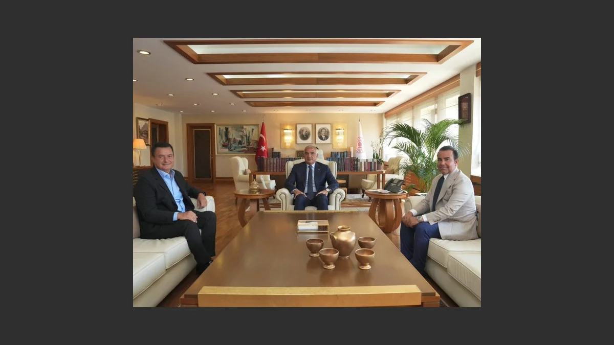 Bakan Ersoy ve Acun Ilıcalı, turizm tanıtımı için buluştu