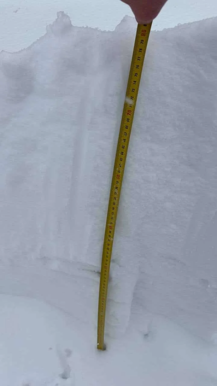 Uludağ’da kar kalınlığı 64 cm’ye ulaştı, zor anlar yaşadılar