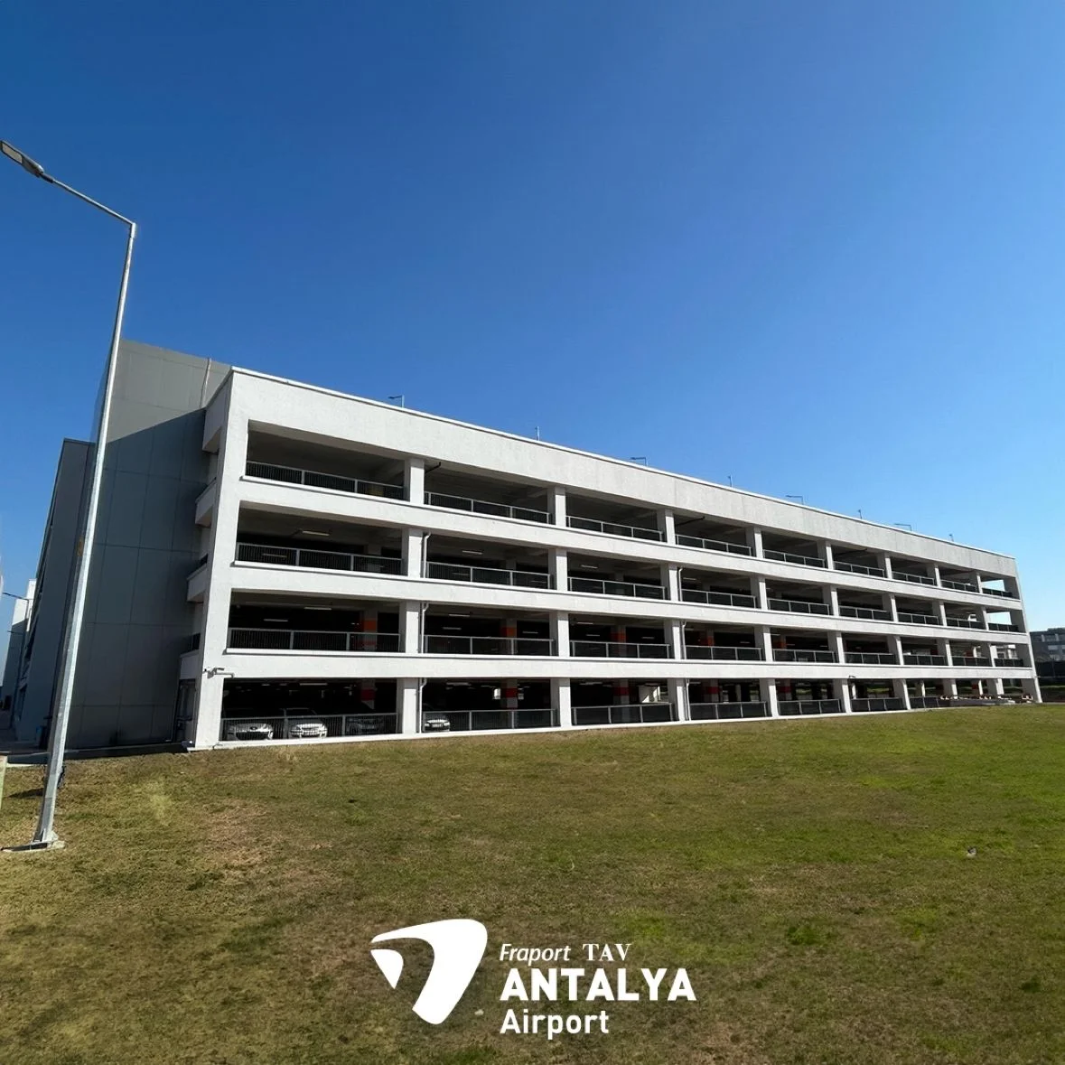Antalya Havalimanı’ndaki Katlı Otopark hizmet vermeye başladı
