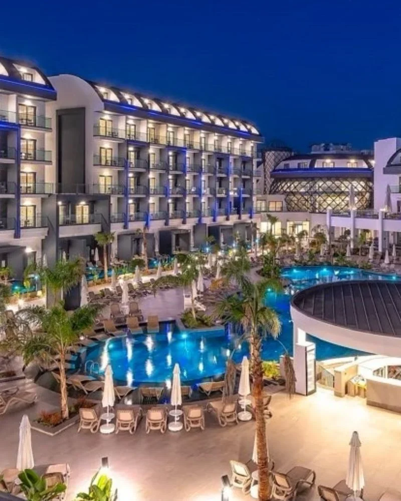 Royal Atlantis Icon Birinci yılını kutluyor
