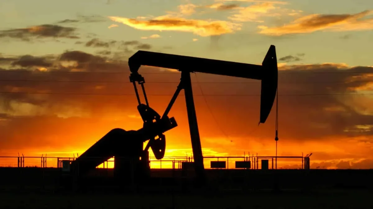 Brent petrol 100 doların altına geriledi