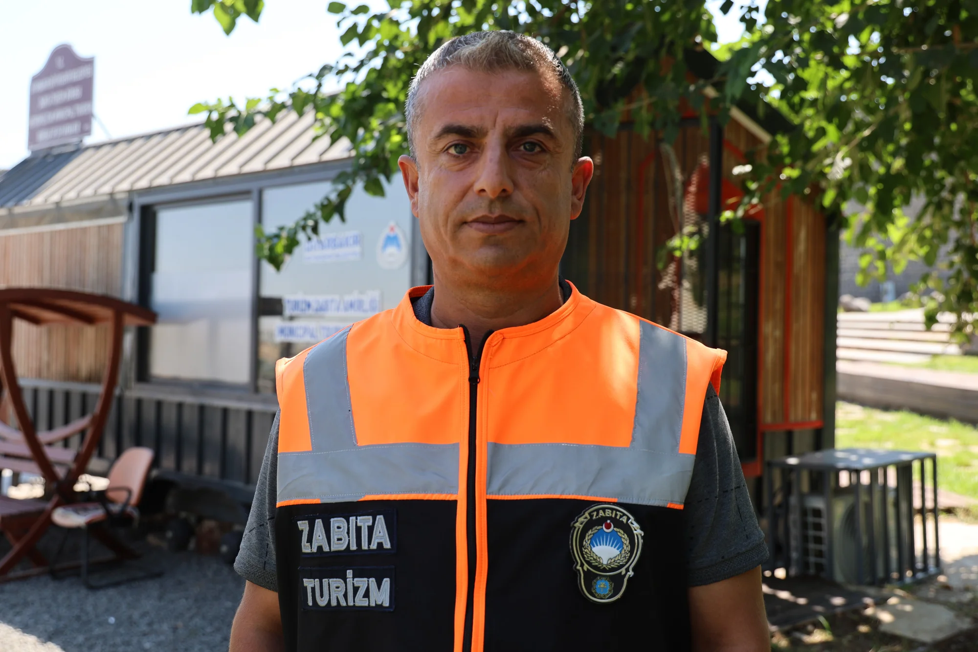 Kruvaziyer gemilerinde çalışmayı bıraktı: Turizm Zabıtası olup Diyarbakır'ı turistlere anlatmaya başladı