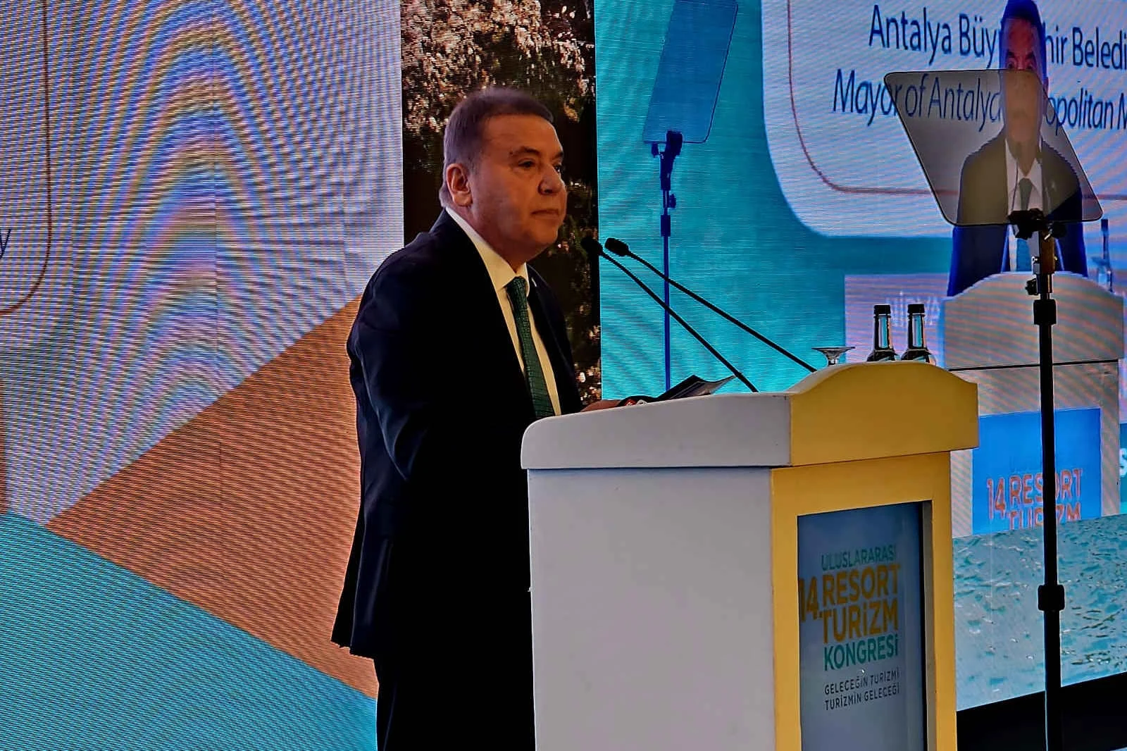 Muhittin Böcek, konaklama vergisi için Bakan Ersoy’a seslendi: “Pay istiyoruz”