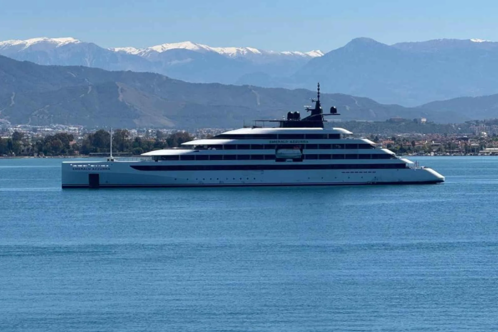 Zengin turistler, Fethiye’ye çıkarma yaptı