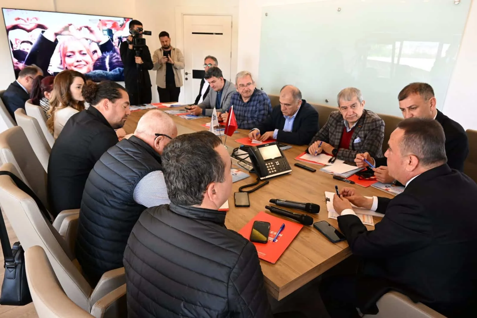 Muhittin Böcek: “Turizme siyaset üstü bakmalıyız”