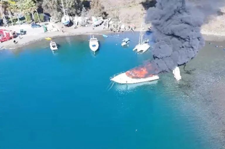Marmaris’te milyonluk motoryat cayır cayır yandı
