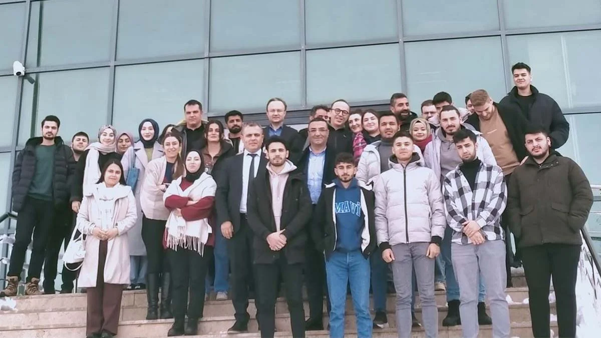 POYD, deprem bölgesinde turizm öğrencileri ile buluştu