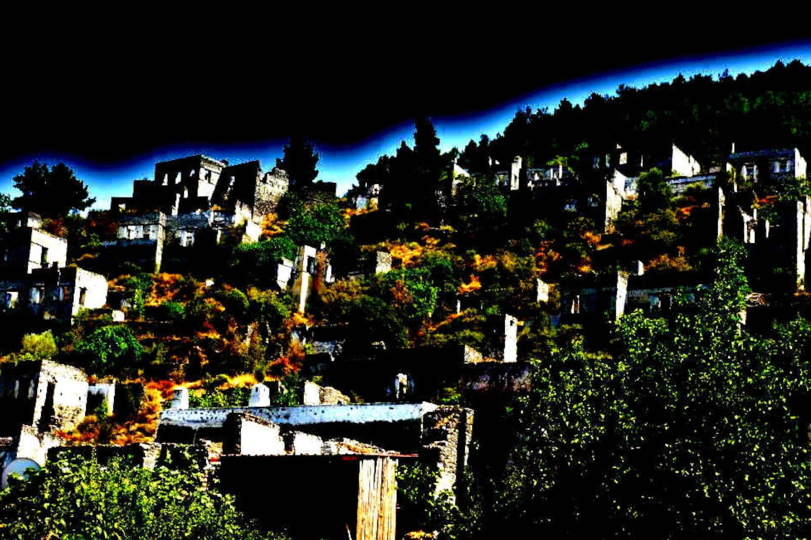 Hayalet Köy, yerli ve yabancı turistlerin ilgisini çekiyor