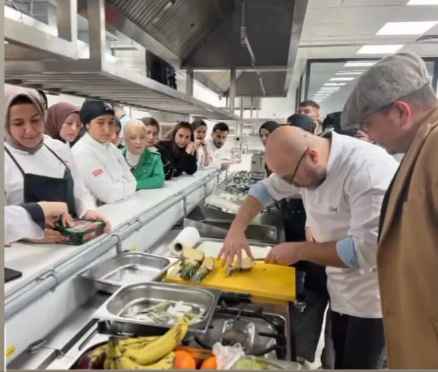 Antalyalı turizmciler, Ağrı’da öğrencilere turizm ve gastronomiyi anlattı
