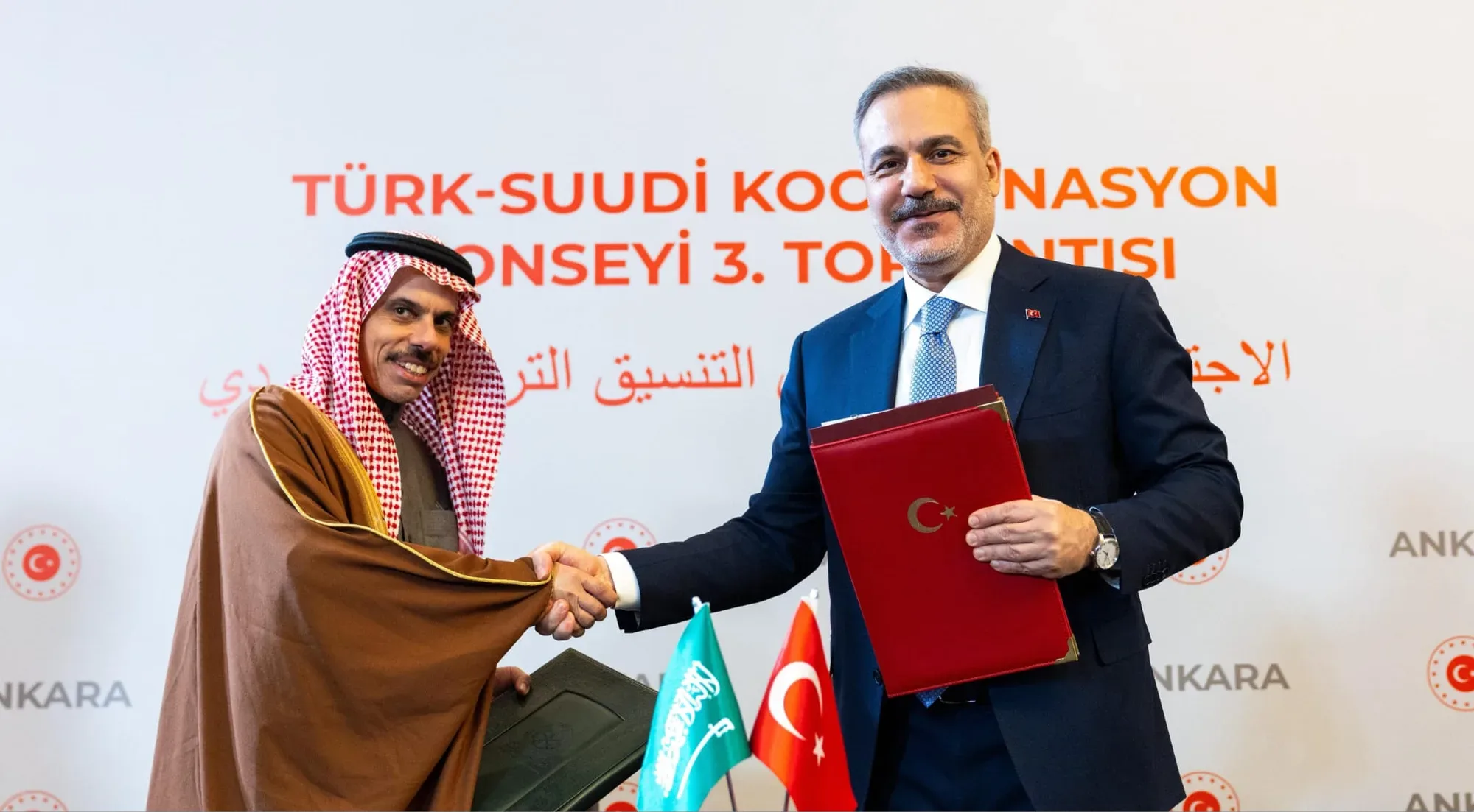 Türkiye ile Suudi Arabistan arasında vize muafiyeti anlaşması imzalandı