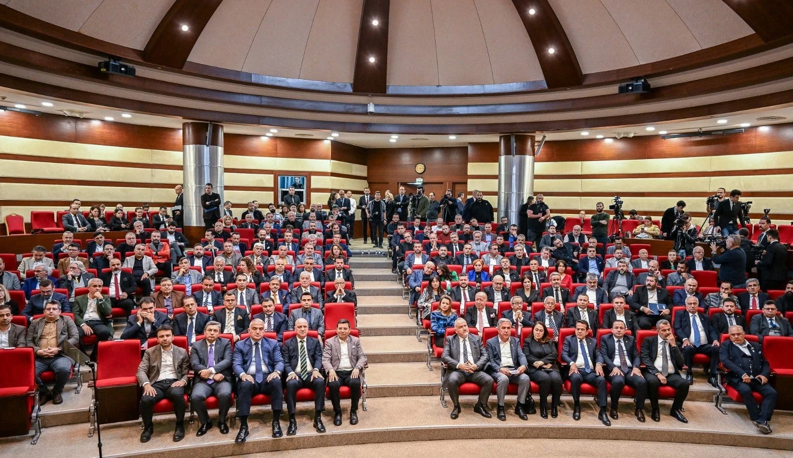 Turizmi kaybedersek Antalya’yı kaybederiz!