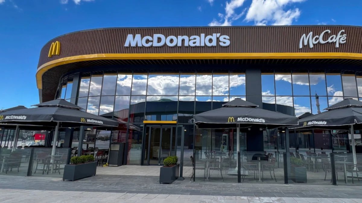 Türkiye’de 332 restoranı ve 11 binden fazla çalışanı bulunan McDonald’s 2 bin 350 kişiyi daha istihdam etti