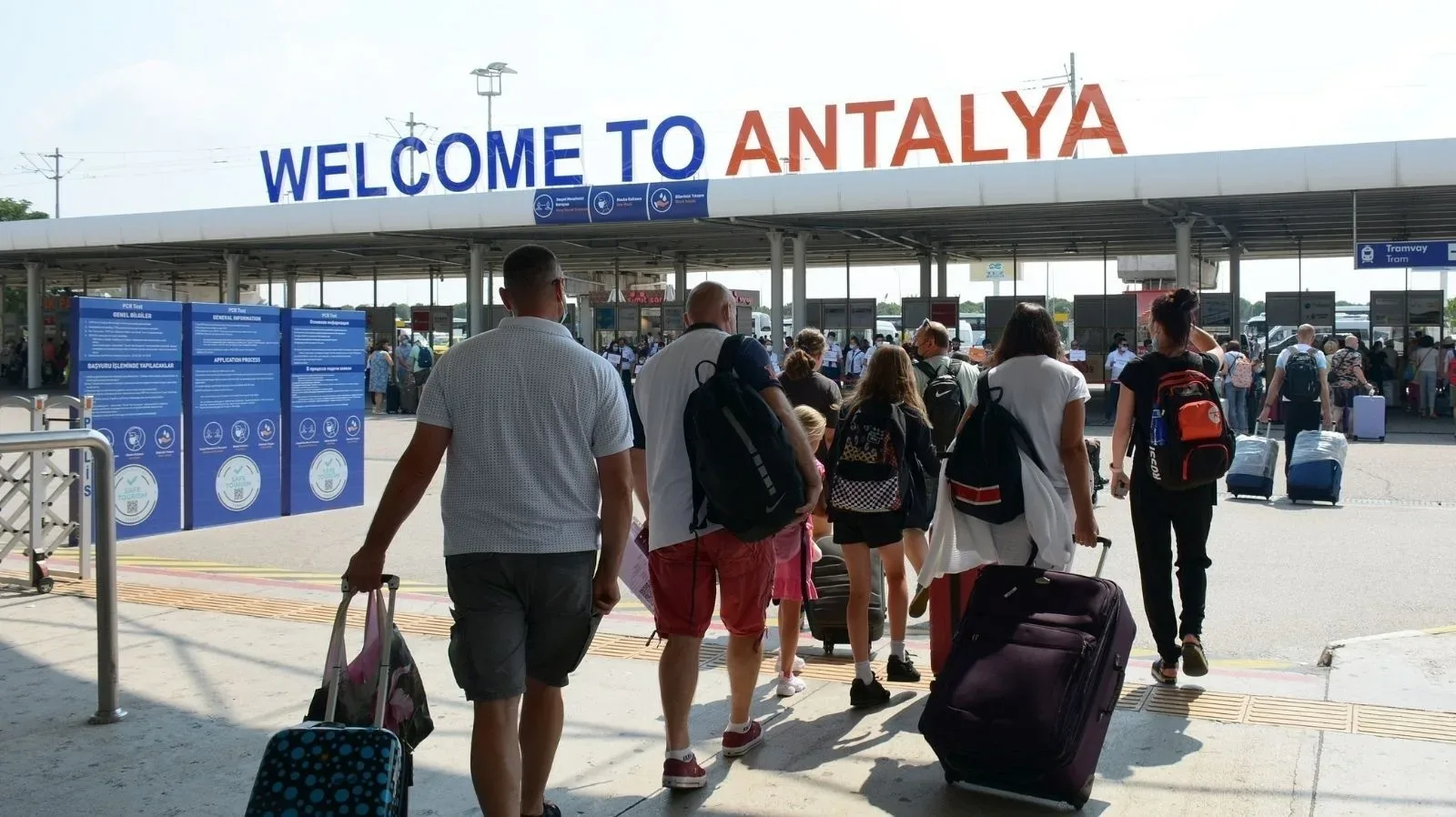 Bu yaz Rusya’dan Antalya’ya haftada 145 bin turist uçacak
